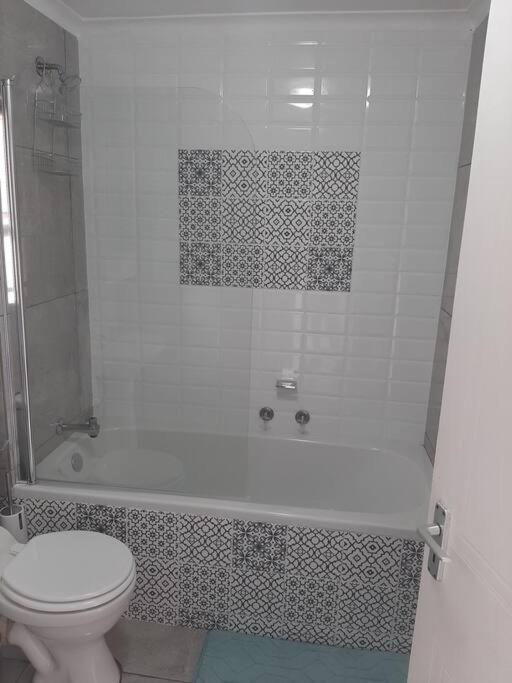Apartment Mawethu Pinelands Modern 2 Bedrooms Flat With Parking Bay *